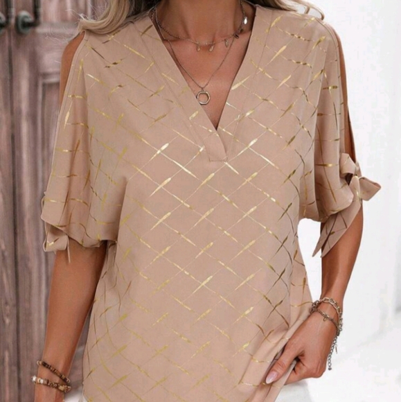 Gold Geo Print Knot Cuff Split Sleeve Blouse - Picture 3 of 5